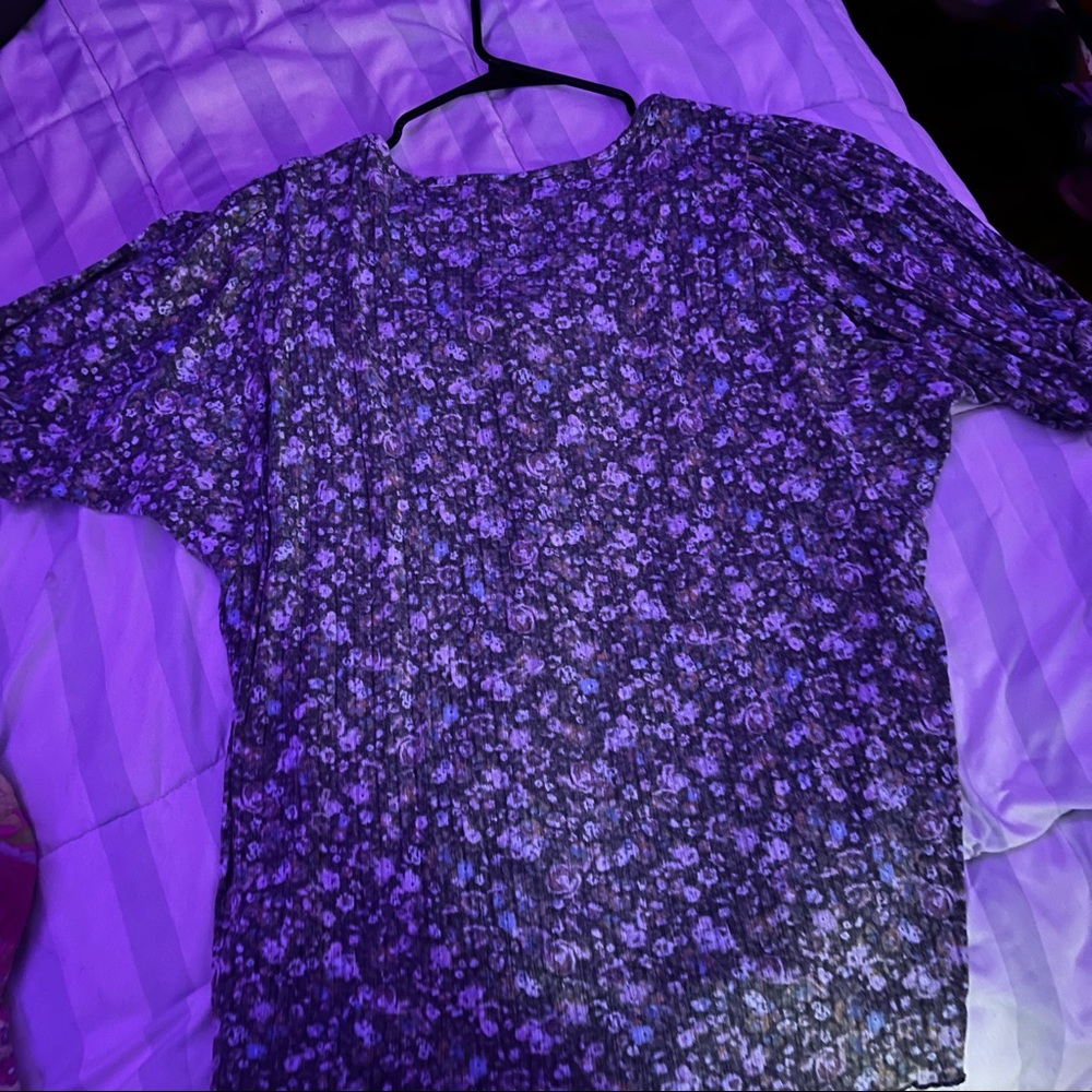 Flower blows women top 2X